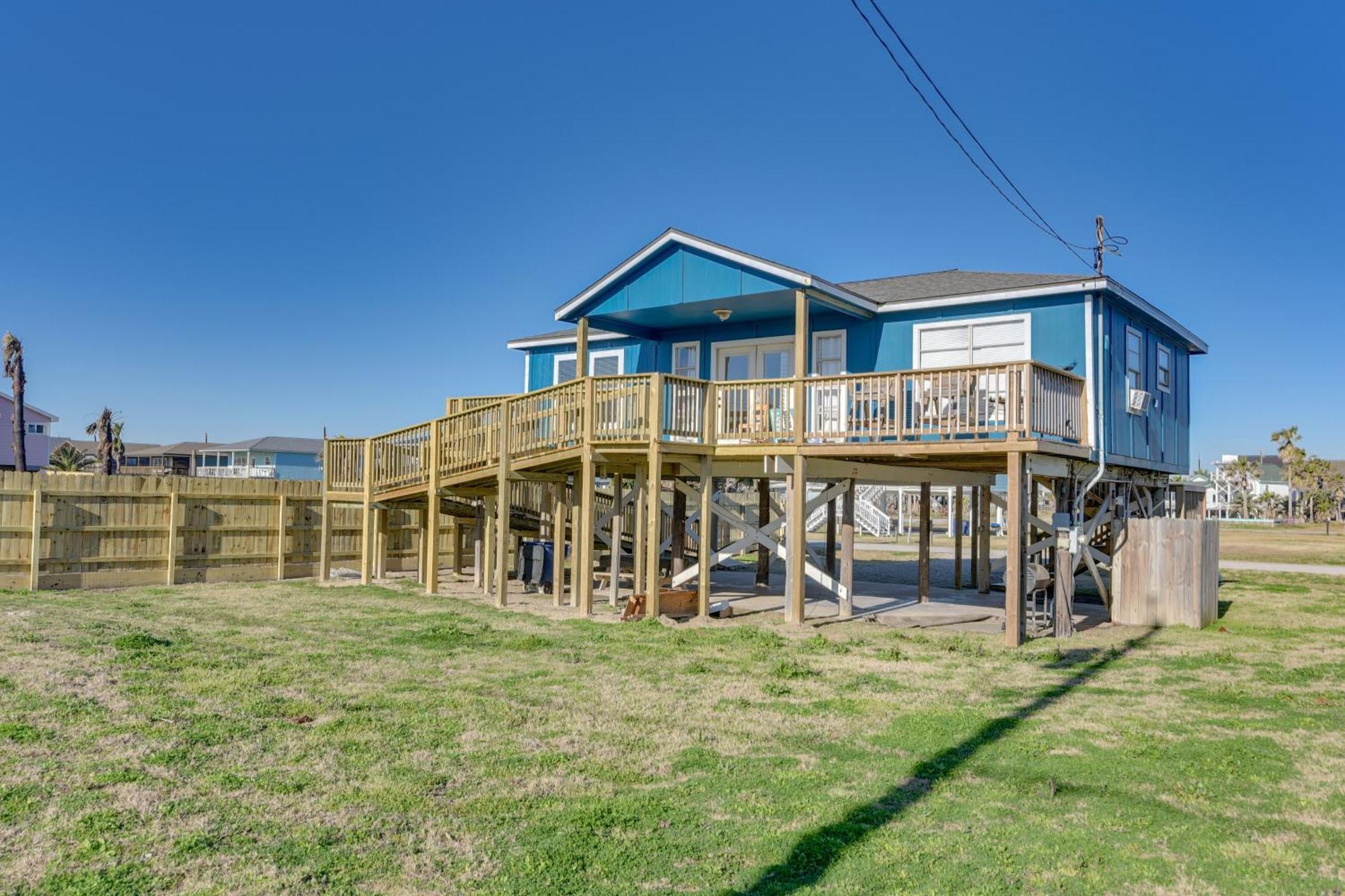 Second-Row Surfside Beach House Newly Renovated! Exteriör bild