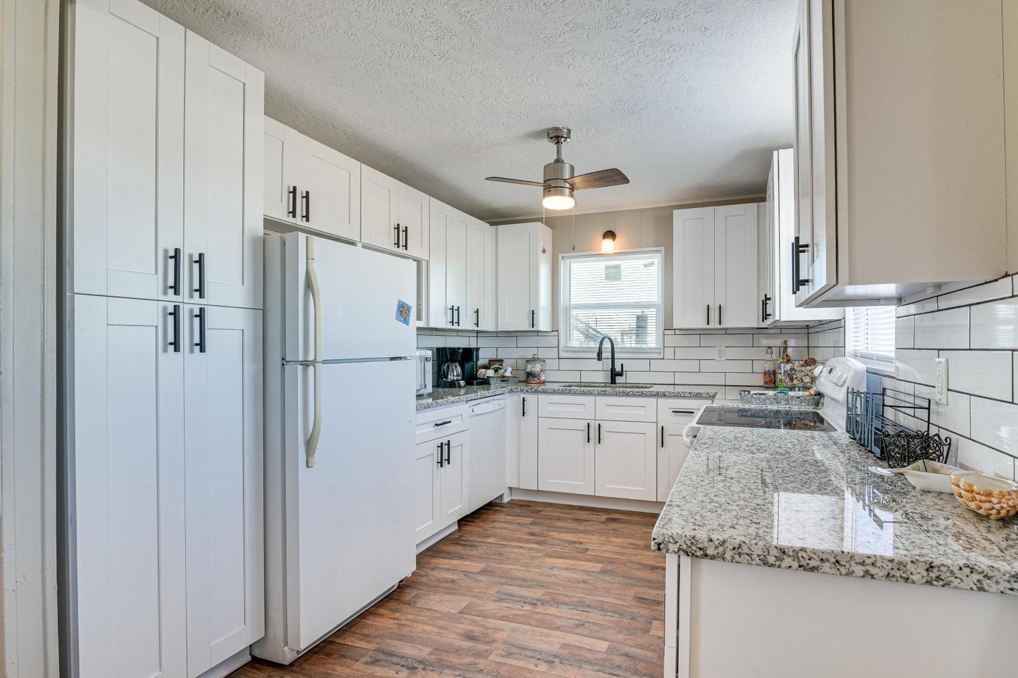 Second-Row Surfside Beach House Newly Renovated! Exteriör bild